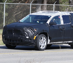 “بالصور” اول ظهور لسيارة جي ام سي اكاديا 2017 بشكله الجديد كلياً خلال اختباره GMC Acadia