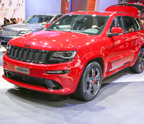 جيب جراند شيروكي 2017 القادمة ستكون بفئة “Trackhawk” بمحرك 707 هيلكات Jeep Grand Cherokee