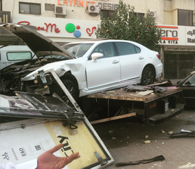 “فيديو” حادث لكزس ال اس 460 يقفز فوق سيارتين في مدينة الرياض على سرعة عالية ولم تخرج الإيرباقات