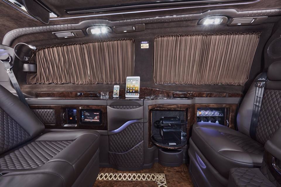 mercedes-benz-viano-custom-luxurious-interior-11