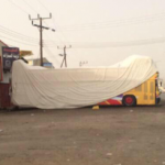 "بالصور" شاهد باص ابها السياحي الذي دشنها امير منطقة عسير متوقف في صناعية السيارات بعد تعطله 2