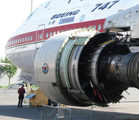 تطوير اجنحة طائرات قادرة على إصلاح نفسها بنفسها دون اتلافها