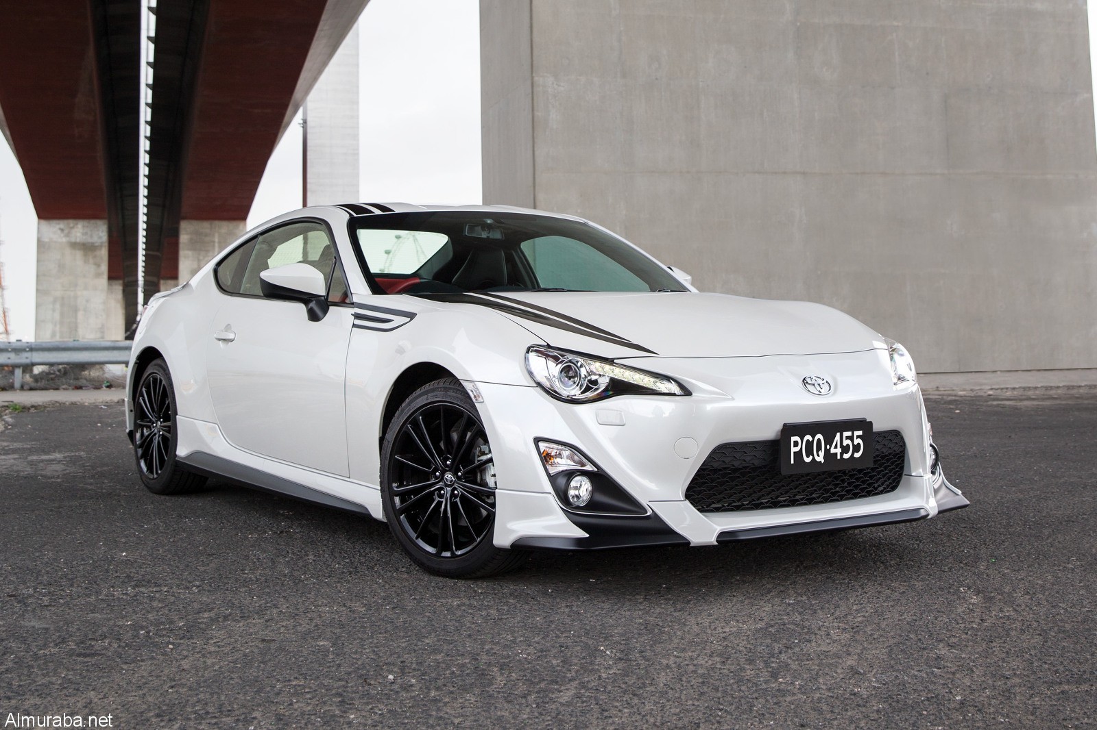 تويوتا جي تي 86 2016 ليميتد بلاك لاين اديشن تأتي بنظام الفتح الذكي للسيارة عن بعد بصورة قياسية Toyota GT 86