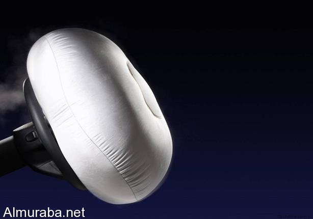 شاهد ماذا يحدث عند انطلاق الوسادات الهوائية بالسيارة “الايرباج”