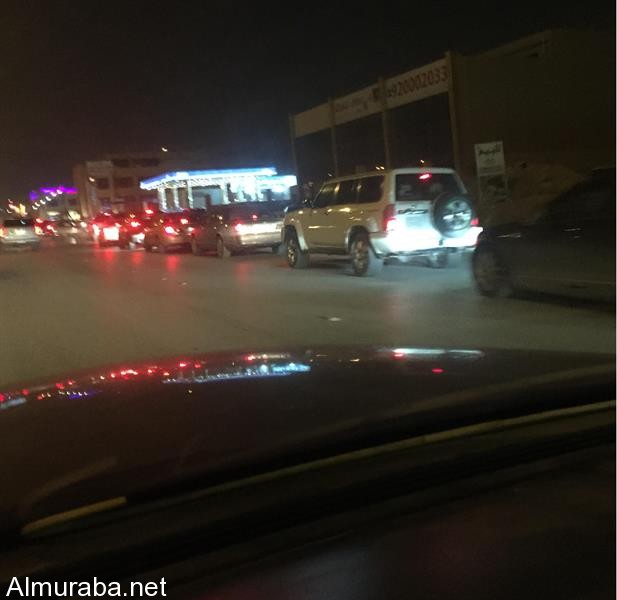 “بالصور والفيديو” ازدحام على المحطات بعد قرار رفع أسعار الوقود