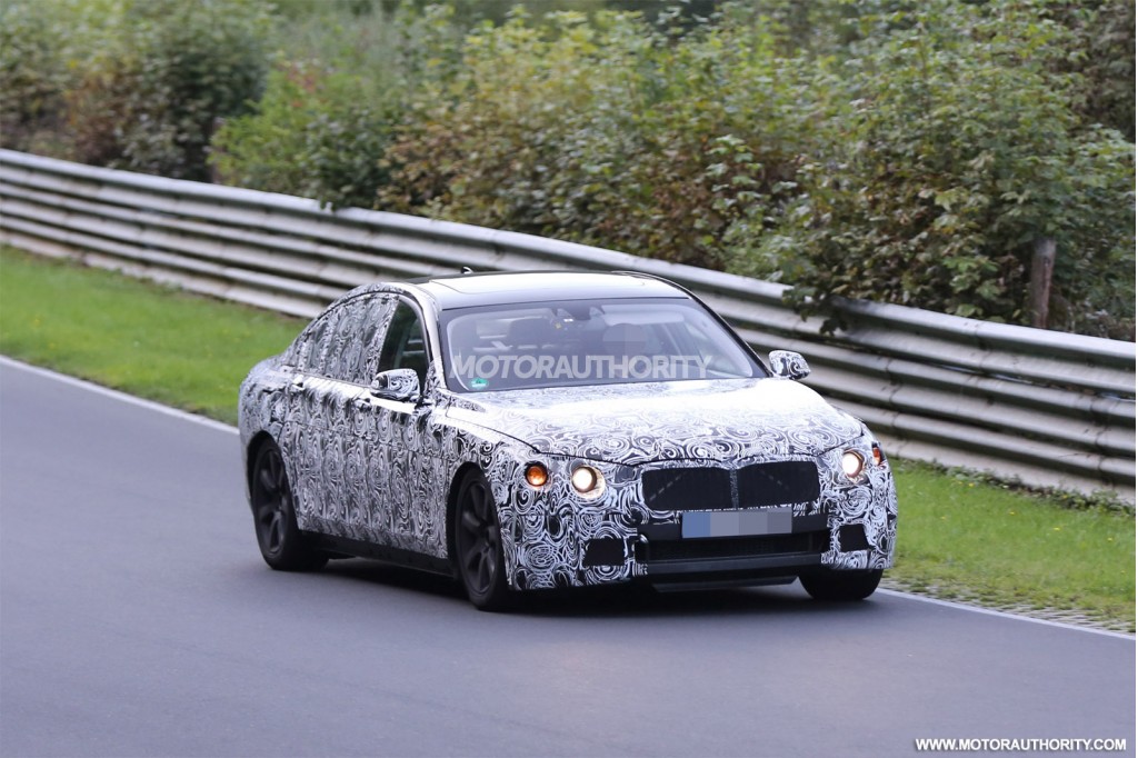 التقاط فيديو تجسسي لسيارة بي ام دبليو الفئة السابعة اثناء اختبارها على حلبة نوربورغرينغ