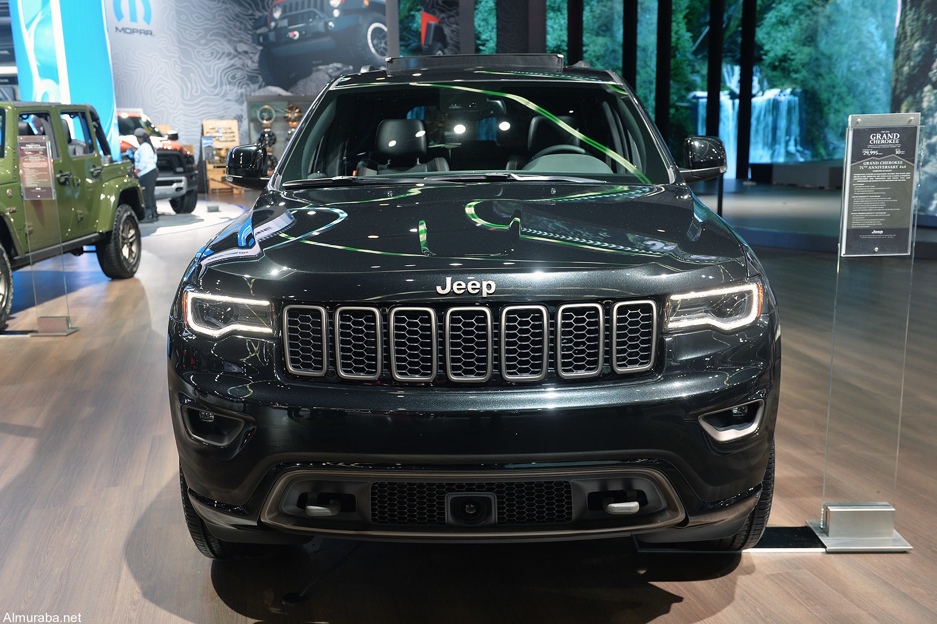 “جيب” تحتفل بالذكرى 75 لتأسيسها بالكشف عن مجموعة إصدارات لعام 2016 الجديدة Jeep