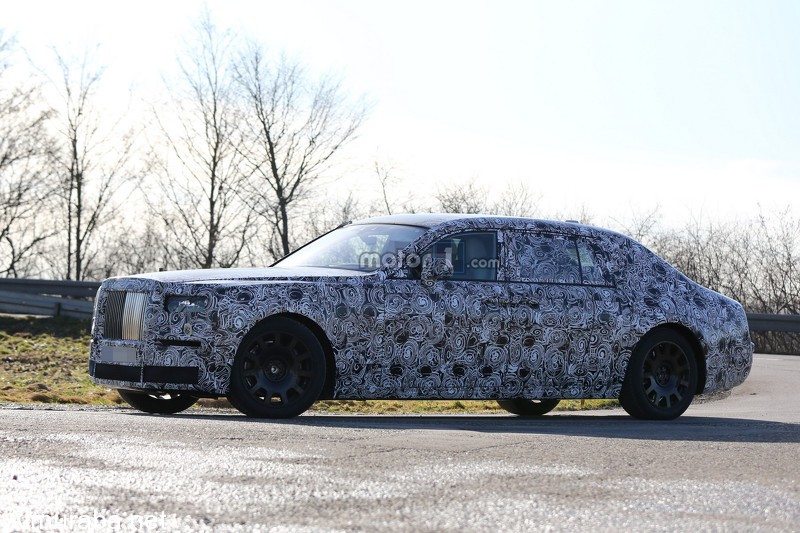 "صور تجسسية" سيارة "رولز رويس" فانتوم Rolls-Royce 2018 "صور تجسسية" سيارة "رولز رويس" فانتوم Rolls-Royce 2018 22