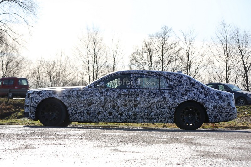 "صور تجسسية" سيارة "رولز رويس" فانتوم Rolls-Royce 2018 "صور تجسسية" سيارة "رولز رويس" فانتوم Rolls-Royce 2018 23