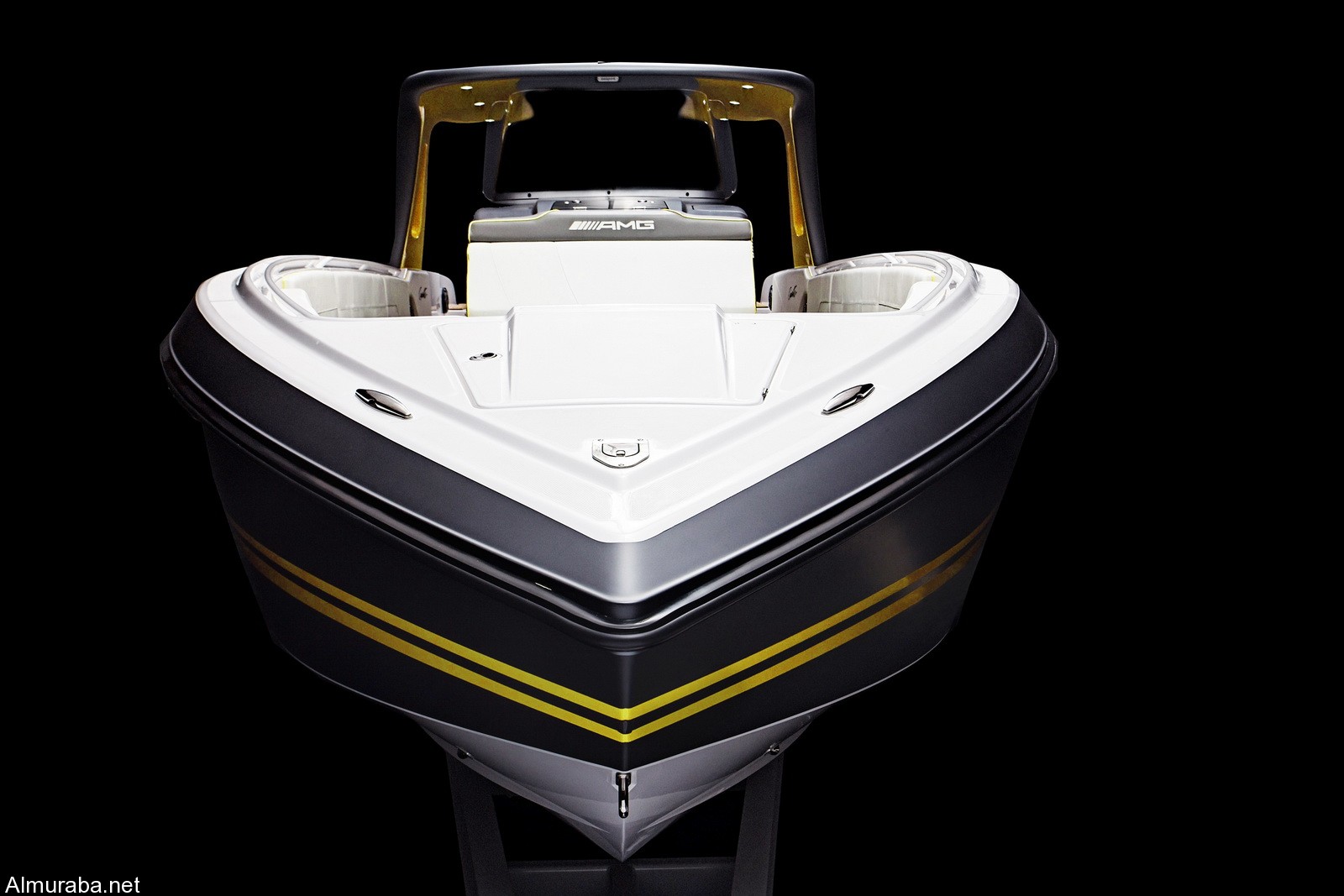 مركب سباق بالتعاون بين "مرسيدس" AMG وشركة "سيجاريت رايسينج" بقوة 1100 حصان مركب سباق بالتعاون بين "مرسيدس" AMG وشركة "سيجاريت رايسينج" بقوة 1100 حصان 11