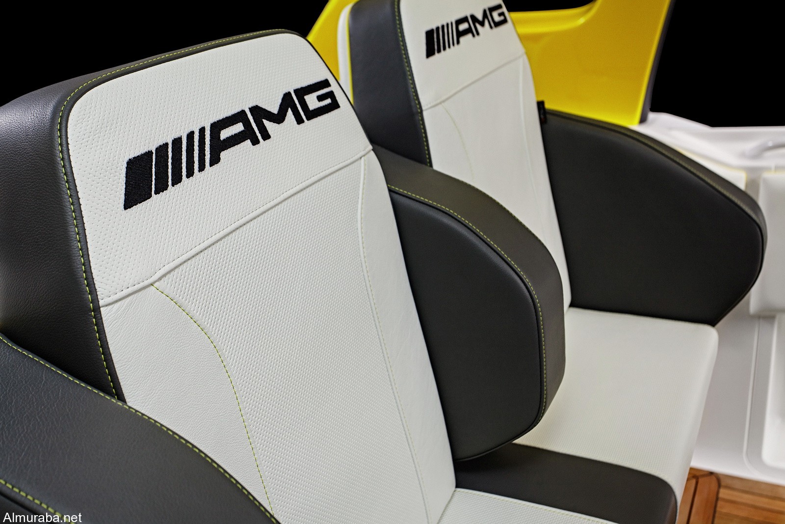 مركب سباق بالتعاون بين "مرسيدس" AMG وشركة "سيجاريت رايسينج" بقوة 1100 حصان مركب سباق بالتعاون بين "مرسيدس" AMG وشركة "سيجاريت رايسينج" بقوة 1100 حصان 14