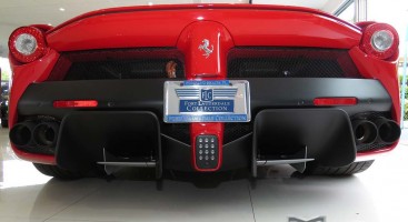 سيارة "لافيراري" حمراء بسعر 4.7 مليون دولار بالولايات المتحدة LaFerrari سيارة "لافيراري" حمراء بسعر 4.7 مليون دولار بالولايات المتحدة LaFerrari 12