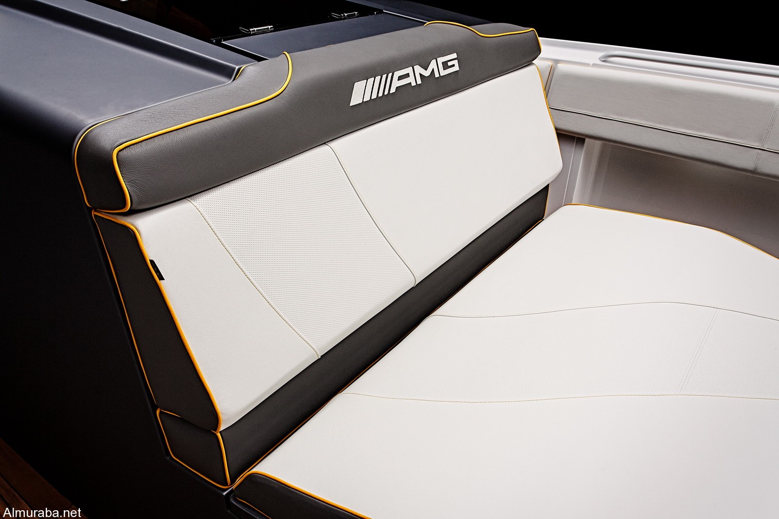 مركب سباق بالتعاون بين "مرسيدس" AMG وشركة "سيجاريت رايسينج" بقوة 1100 حصان مركب سباق بالتعاون بين "مرسيدس" AMG وشركة "سيجاريت رايسينج" بقوة 1100 حصان 18