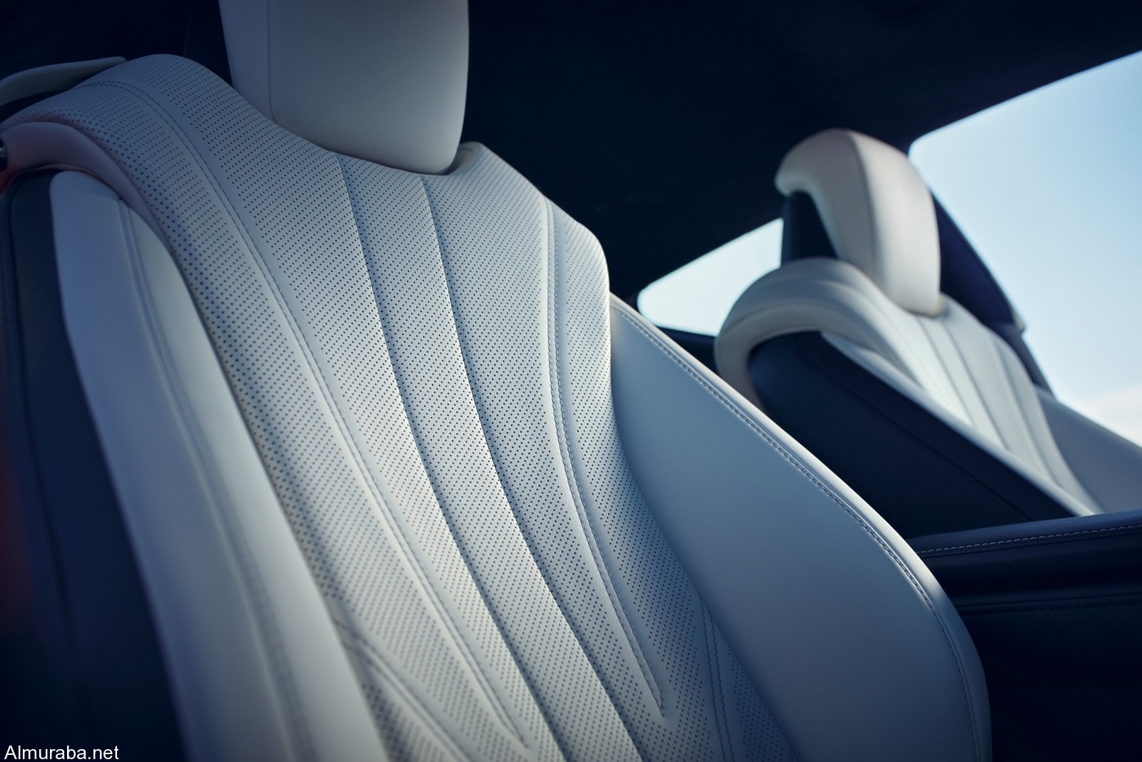 إستعراض سيارة "لكزس" Lexus 2017 LC 500h إستعراض سيارة "لكزس" Lexus 2017 LC 500h 38