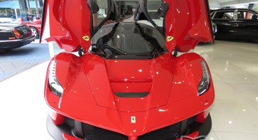 سيارة "لافيراري" حمراء بسعر 4.7 مليون دولار بالولايات المتحدة LaFerrari سيارة "لافيراري" حمراء بسعر 4.7 مليون دولار بالولايات المتحدة LaFerrari 2