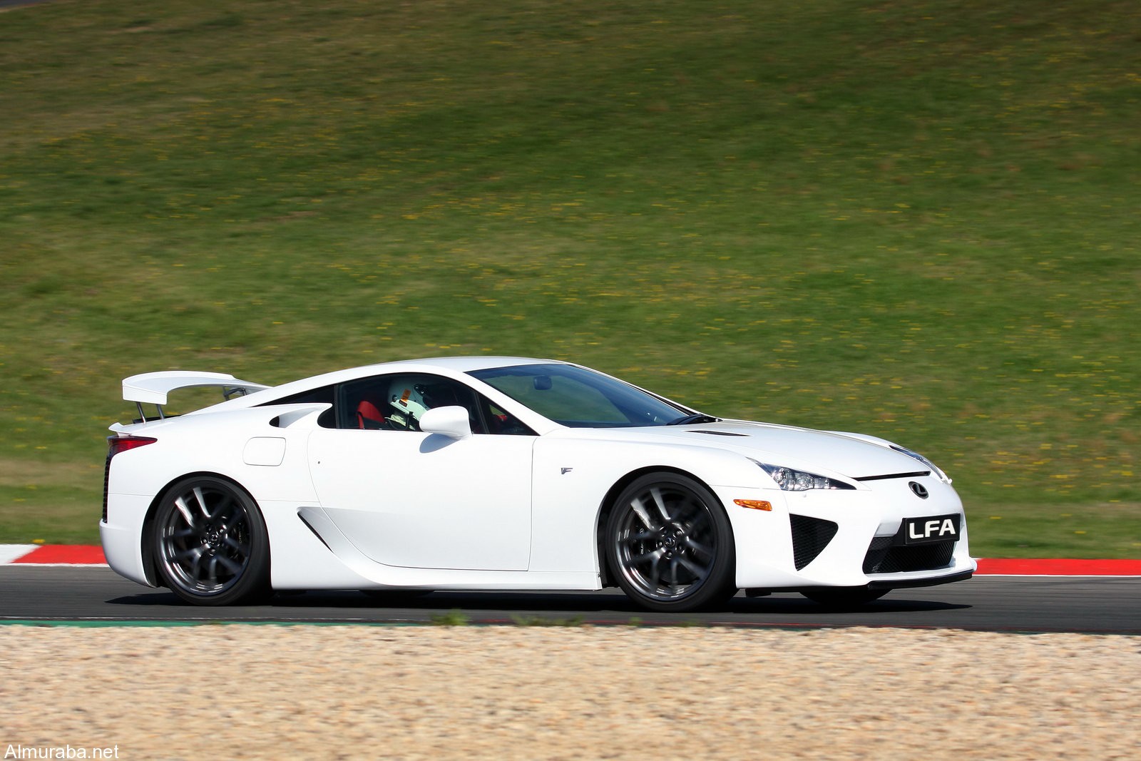 "لكزس" لا تنتوي تصنيع طراز جديد من سيارتها لكزس LFA الرياضية الخارقة Lexus "لكزس" لا تنتوي تصنيع طراز جديد من سيارتها لكزس LFA الرياضية الخارقة Lexus 4