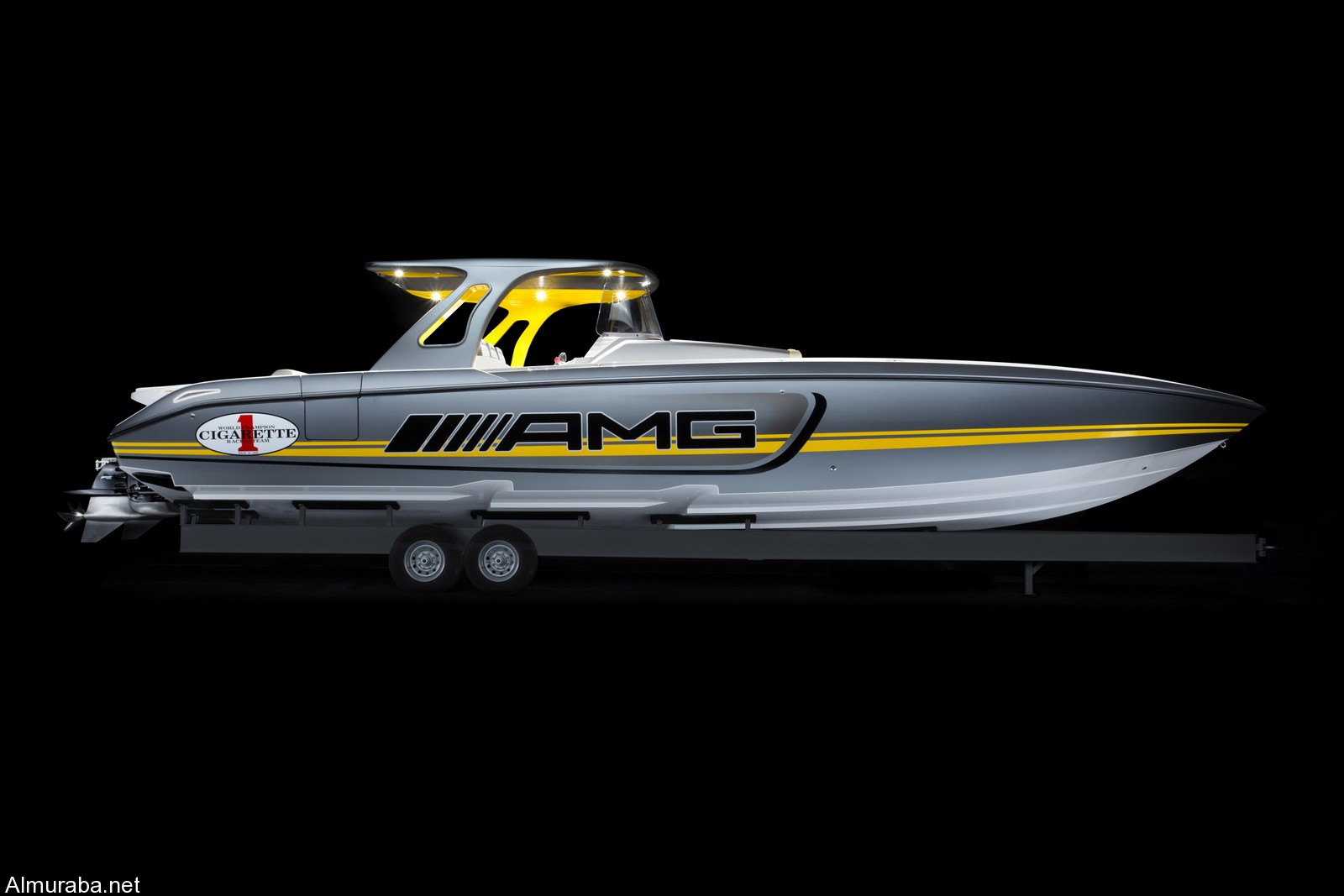 مركب سباق بالتعاون بين "مرسيدس" AMG وشركة "سيجاريت رايسينج" بقوة 1100 حصان مركب سباق بالتعاون بين "مرسيدس" AMG وشركة "سيجاريت رايسينج" بقوة 1100 حصان 7