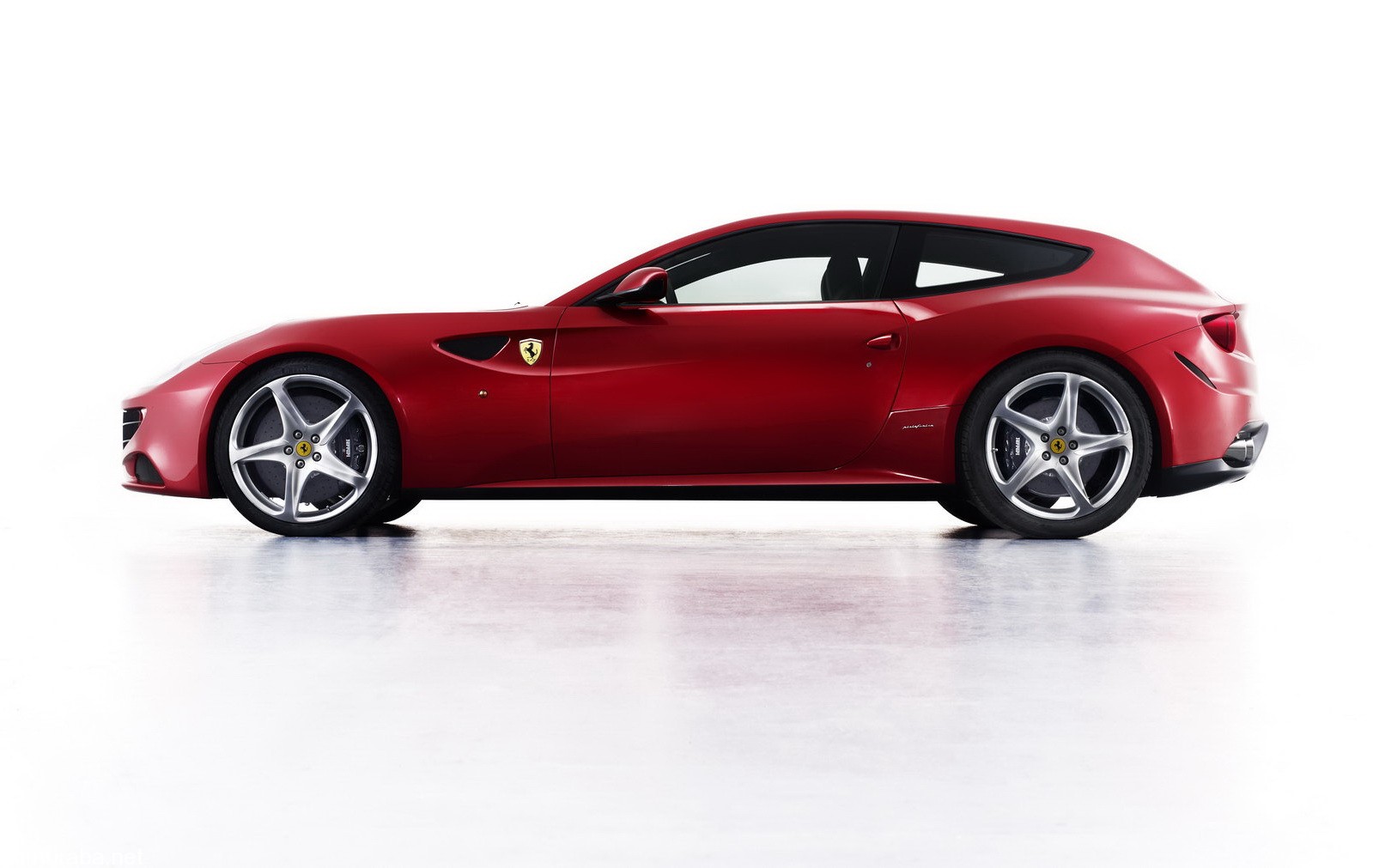 استعراض سيارة "فيراري" GTC4 لوسو المحدّثة من فيراري Ferrari 2016 FF استعراض سيارة "فيراري" GTC4 لوسو المحدّثة من فيراري Ferrari 2016 FF 7