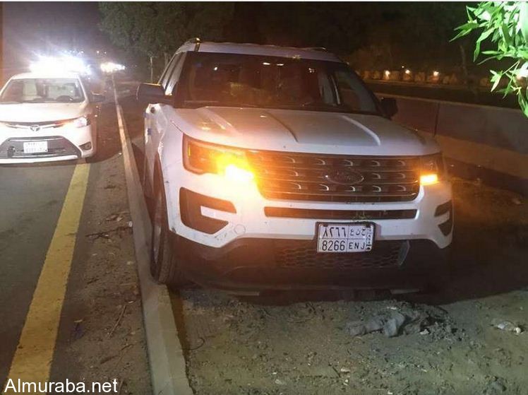 “بالصور” مثبِّت سرعة يعلق بسيارة مواطن بمكة وارتطام مركبته بأخرى ينقذ الموقف