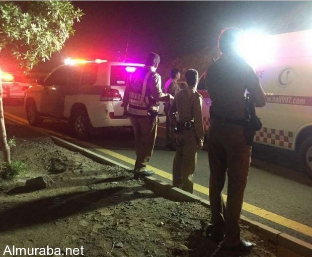 "بالصور" مثبِّت سرعة يعلق بسيارة مواطن بمكة وارتطام مركبته بأخرى ينقذ الموقف 2-147-620x511