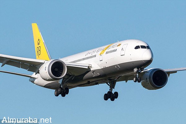 “بالصور” أوّل طائرة بقيادة طاقم نسائي تهبط في السعوديّة