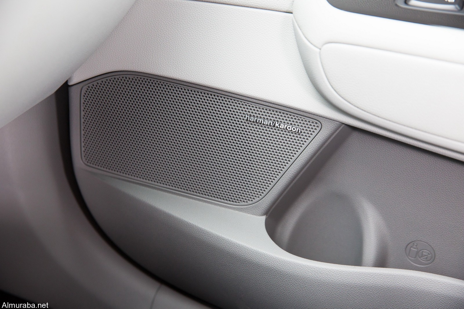 إطلاق سيارة "كيا" نيرو HEV الهجينة بمعرض سيارات جنيف Kia 2017 إطلاق سيارة "كيا" نيرو HEV الهجينة بمعرض سيارات جنيف Kia 2017 40