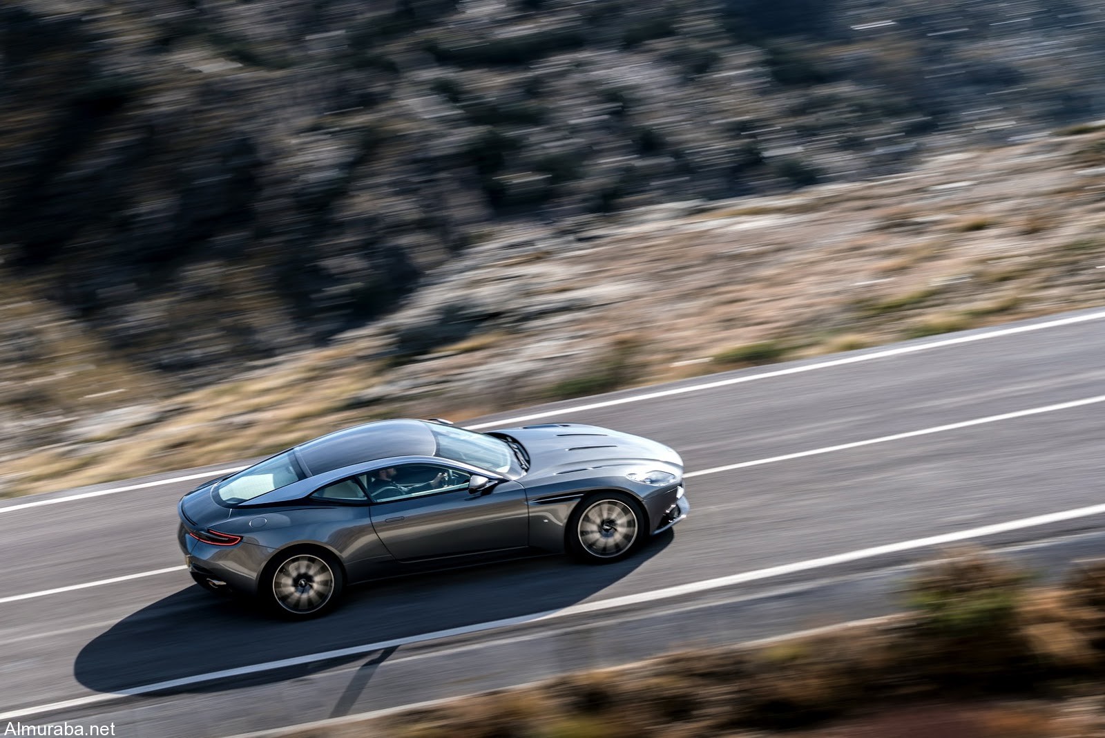 إطلاق سيارة "استون مارتن" DB11 بمعرض سيارات جنيف Aston Martin 2017 إطلاق سيارة "استون مارتن" DB11 بمعرض سيارات جنيف Aston Martin 2017 47