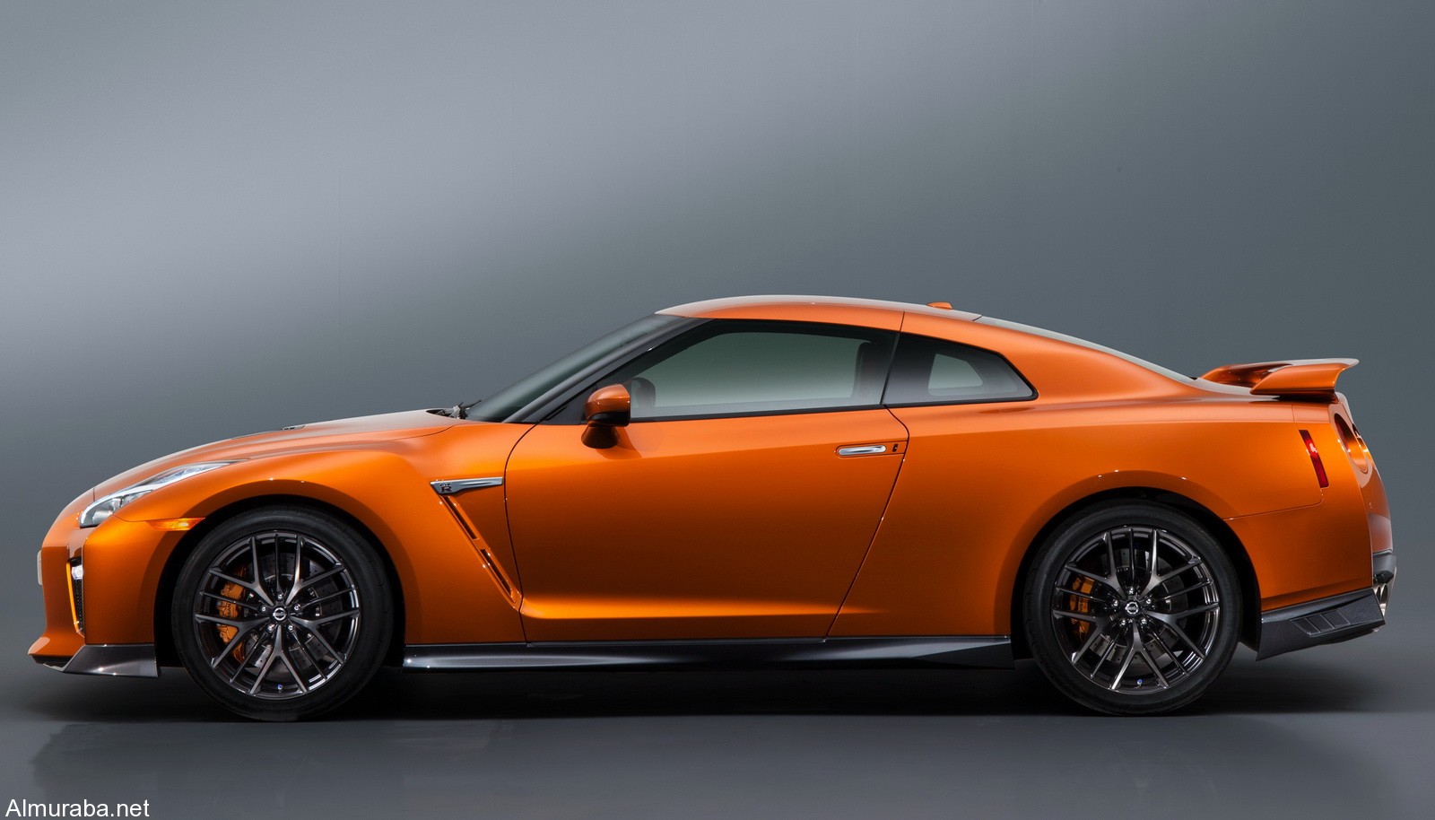 نظرة على التحديثات التي جرت على سيارة "نيسان" GT-R موديل 2017 مقارنة بموديلها 2016 السابق Nissan نظرة على التحديثات التي جرت على سيارة "نيسان" GT-R موديل 2017 مقارنة بموديلها 2016 السابق Nissan 7