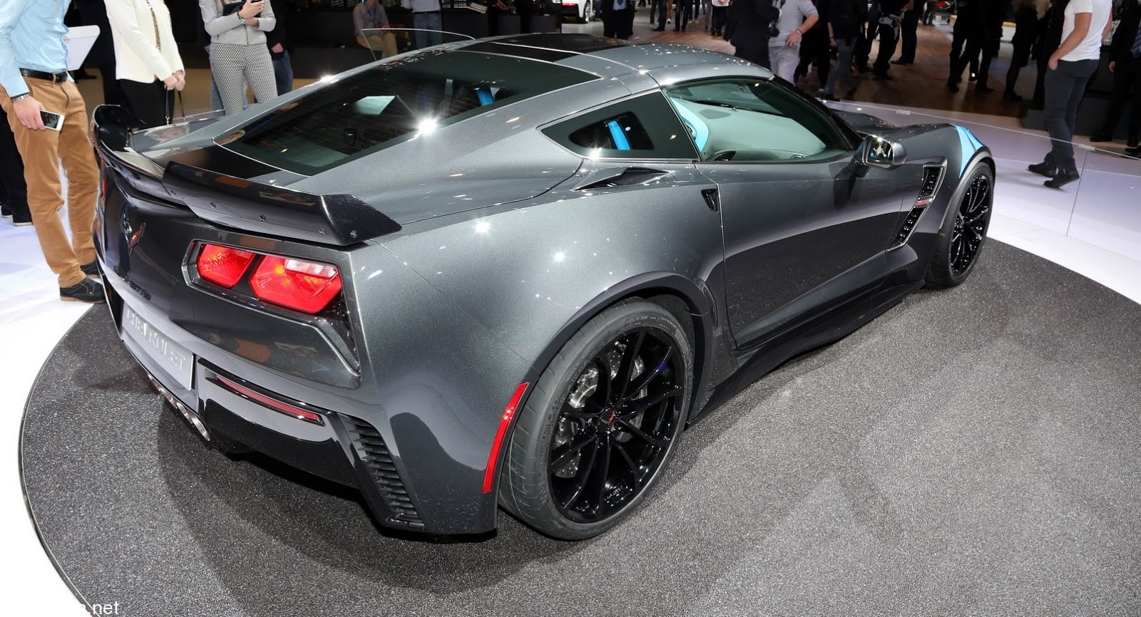 "استطلاع" بورش 911R أم "كورفيت جراند سبورت أي سيارة فيهما تفضلون؟ Porsche Vs Corvette "استطلاع" بورش 911R أم "كورفيت جراند سبورت أي سيارة فيهما تفضلون؟ Porsche Vs Corvette 7