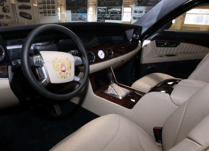 تعالوا نلقي نظرة على سيارة الليموزين الجديدة روسية الصنع للرئيس بوتين ذات محرك بورش 2