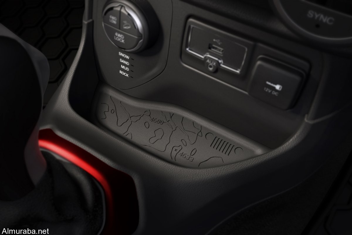”بالصور” شاهد وتعرف على بعض العلامات الخفية في سيارة جيب a-map-in-the-center-console