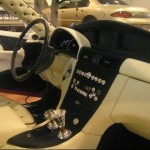 "فيديو" شاهد رجل يحول سيارة خردة إلى سيارة رياضية جميلة 2