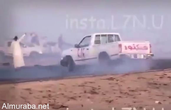 “فيديو” شاهد لحظات دهس شاب بساحة تفحيط في حفر الباطن