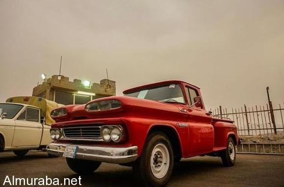 "الطائف" فعاليات مهرجان "زي زمان" تتواصل بعرض أكثر السيارات القديمة غرابة bbb_resized