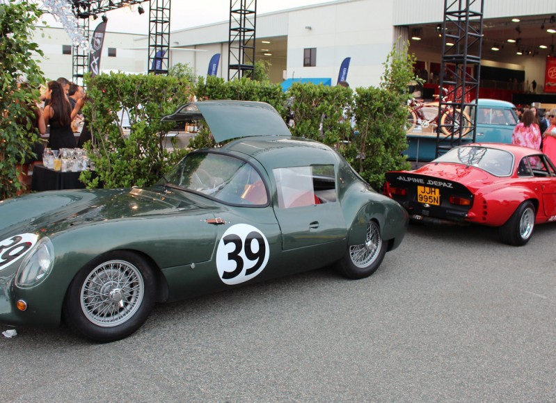 "صور" سيارات خارقة وكلاسيكية نادرة وطائرات فارهة في معرض McCall's Motorworks Revival 2016-mccalls-motorworks-revival (22)