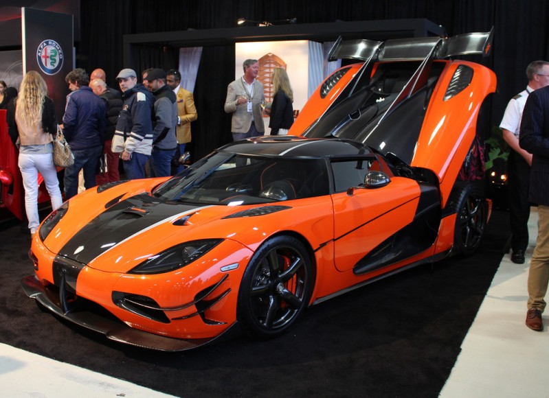 "صور" سيارات خارقة وكلاسيكية نادرة وطائرات فارهة في معرض McCall's Motorworks Revival 2016-mccalls-motorworks-revival (24)