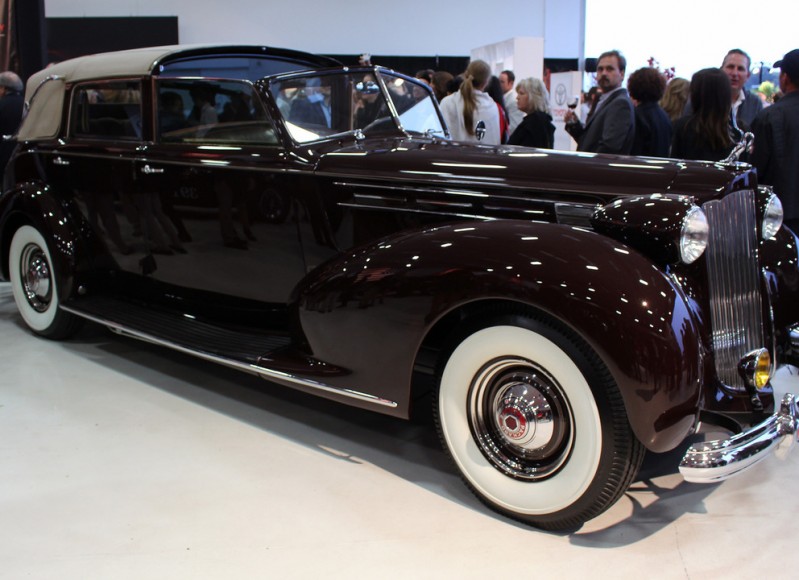 "صور" سيارات خارقة وكلاسيكية نادرة وطائرات فارهة في معرض McCall's Motorworks Revival 2016-mccalls-motorworks-revival (6)