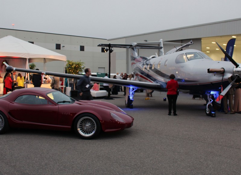 "صور" سيارات خارقة وكلاسيكية نادرة وطائرات فارهة في معرض McCall's Motorworks Revival 2016-mccalls-motorworks-revival (7)