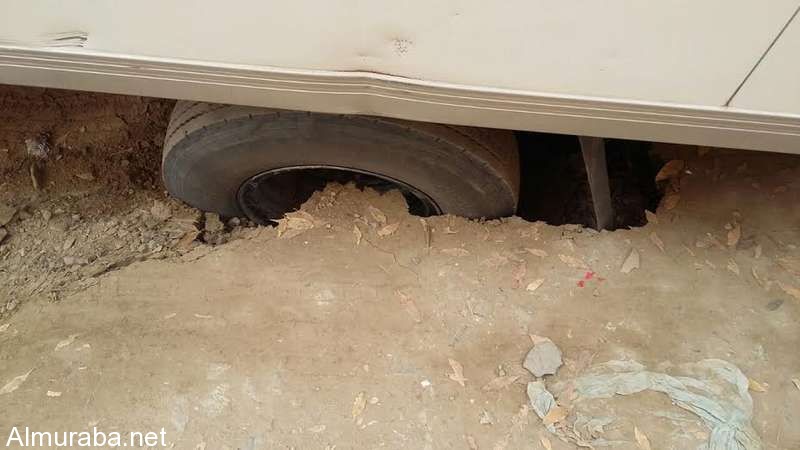 "بالصور" بعض شوارع جازان تشتكي تدهورا في البنى التحتية f7872f113f