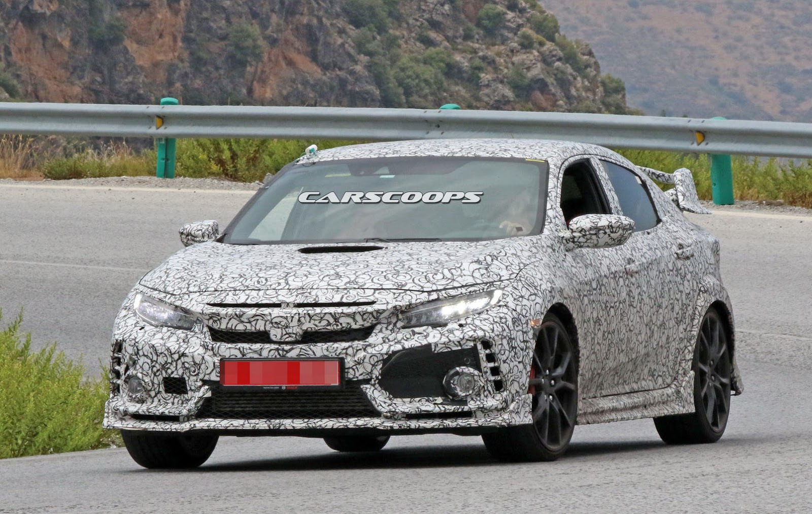 “صور تجسسية” لهوندا سيفيك Type-R الجيل القادم في إسبانيا Honda Civic