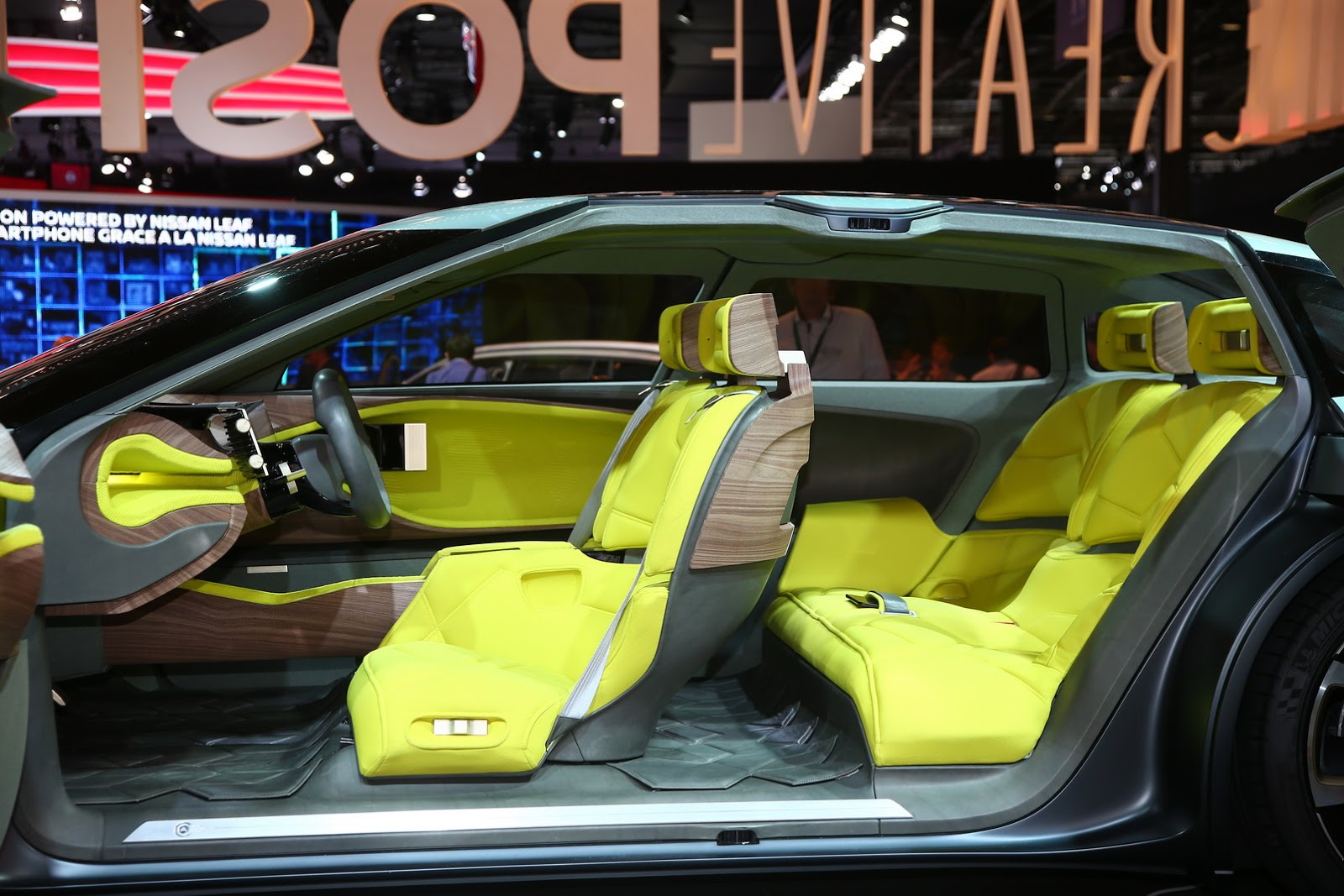 2016-paris-auto-show-40