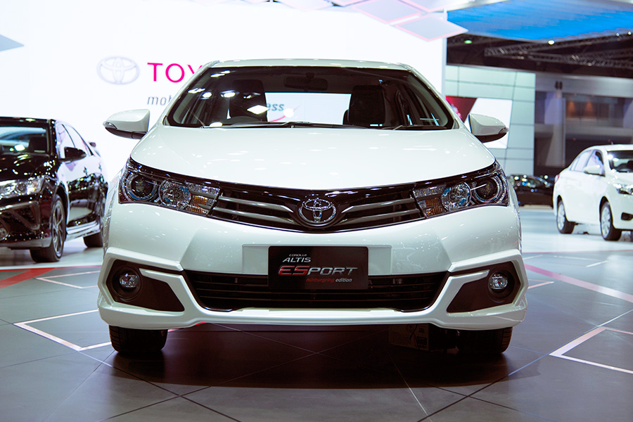 2016-toyota-corolla-esport-front-in-thailand