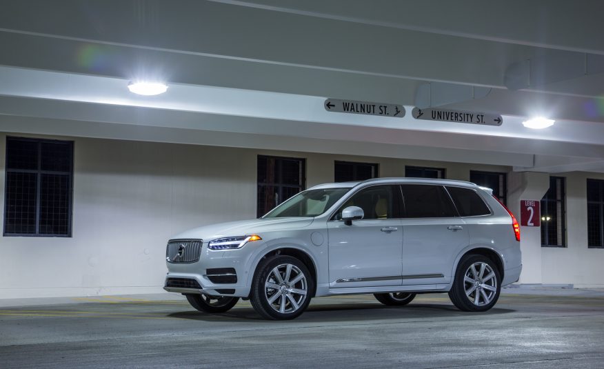 "بالصور" تعرف على أقل 15 سيارة هجينة رواجًا في الولايات المتحدة 2016-volvo-xc90-t8-awd-plug-in-hybrid-107-876x535