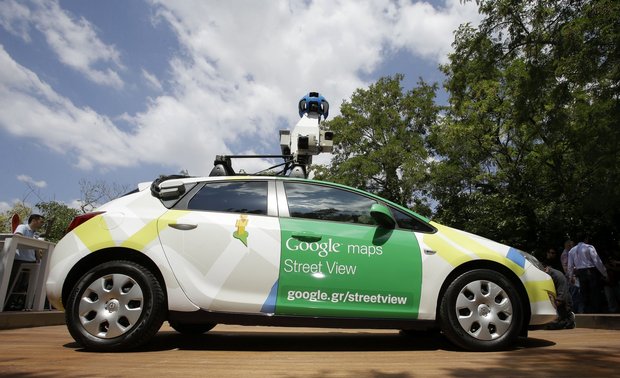“بالصور” اصطدام سيارة خرائط جوجل بسيارة أخرى في ولاية ميشيجان الأمريكية