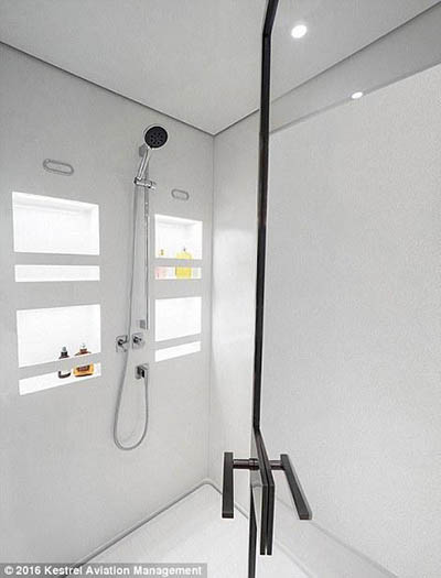 “بالصور” شاهد أول طائرة “بوينج دريملاينر” تصبح فندقاً فاخراً يستهدف كبار الأثرياء ورجال الأعمال 4724df4d-4a29-466b-afd1-9956a8a34e1e