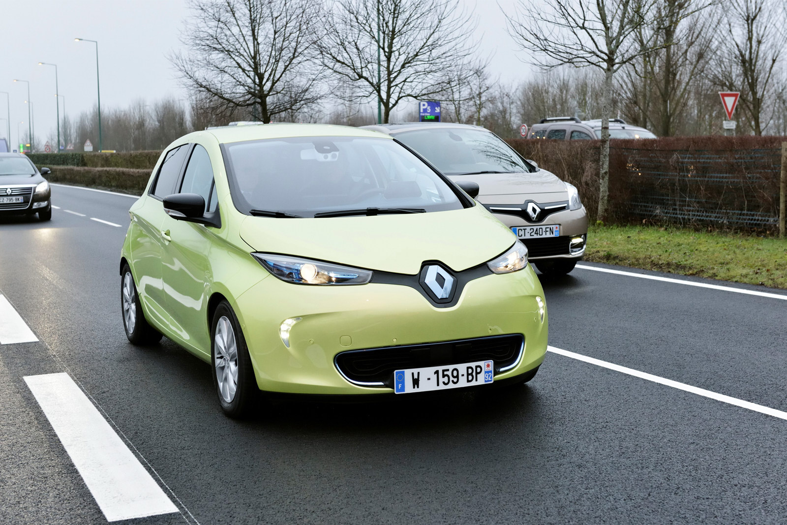 renault-next-two-autonomous-vehicle-12