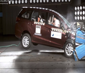 “فيديو“ شاهد اختبار تصادم سيارة هوندا موبيليو 2016 Honda Mobilio 3