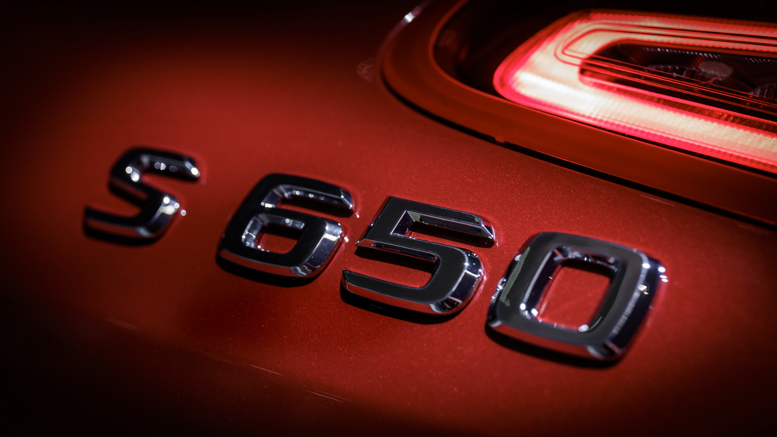 المربع نت - "مرسيدس مايباخ" تدشّن سيارتها الأكثر فراهة S650 كابورليه ...