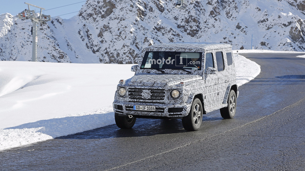 2018-mercedes-g-class-spy-photo-1