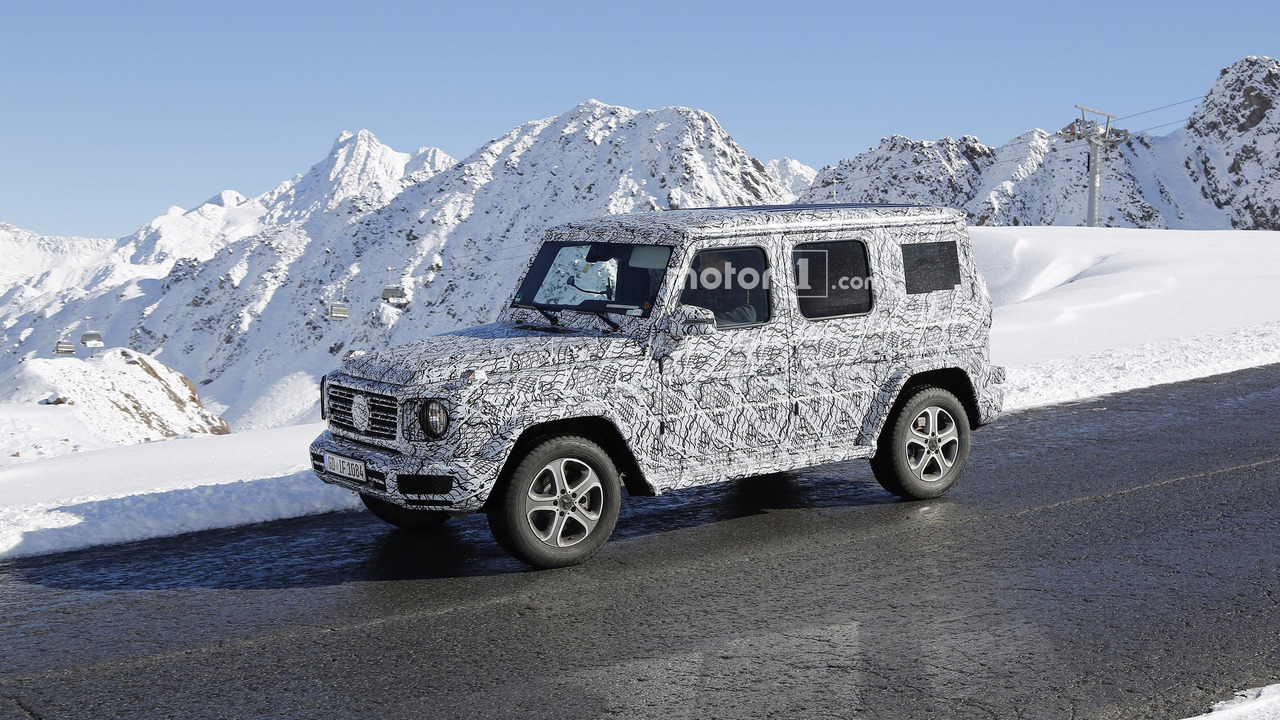 2018-mercedes-g-class-spy-photo-3